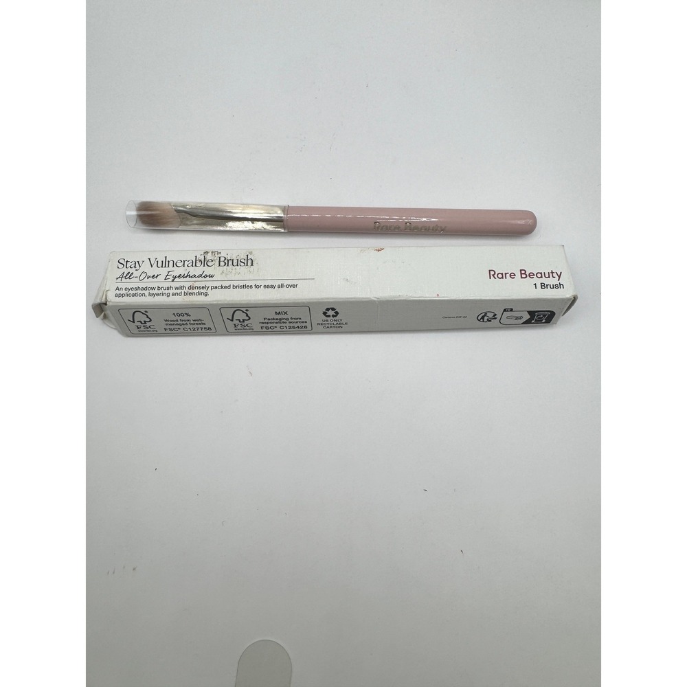 Rare Beauty Stay Vulnerable All-Over Eyeshadow Brush NIB